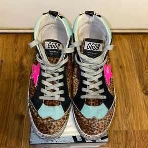Golden Goose - faux leopard fur Mid Stars with hot pink stars & aqua mesh! 🤩🔥
